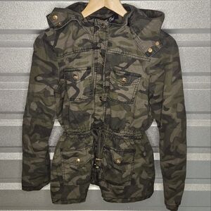 Guess? Lightweight Camo Utility Jacket – Olive Green – Size M 💵